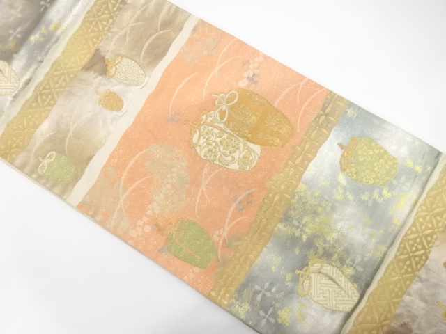 横段に仕覆模様織り出し　袋帯